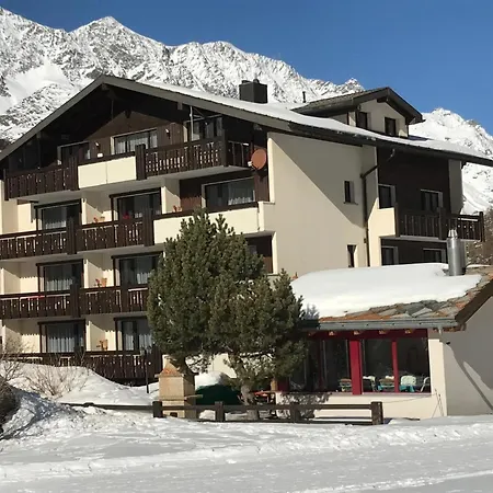 Haus Azur Studio Nr- 8 By Interhome Saas-Almagell