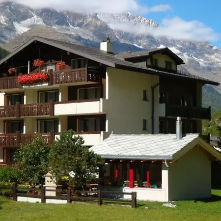 Haus Azur Studio Nr- 8 By Interhome Saas-Almagell
