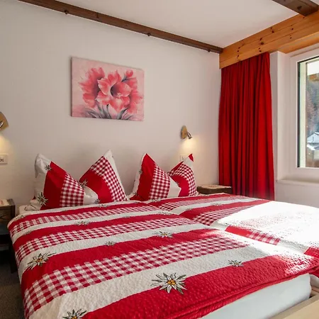 Haus Azur Studio Nr- 8 By Interhome Saas-Almagell